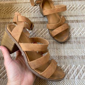 Tan Sandals with Block Heel perfect for summer, 40 EU